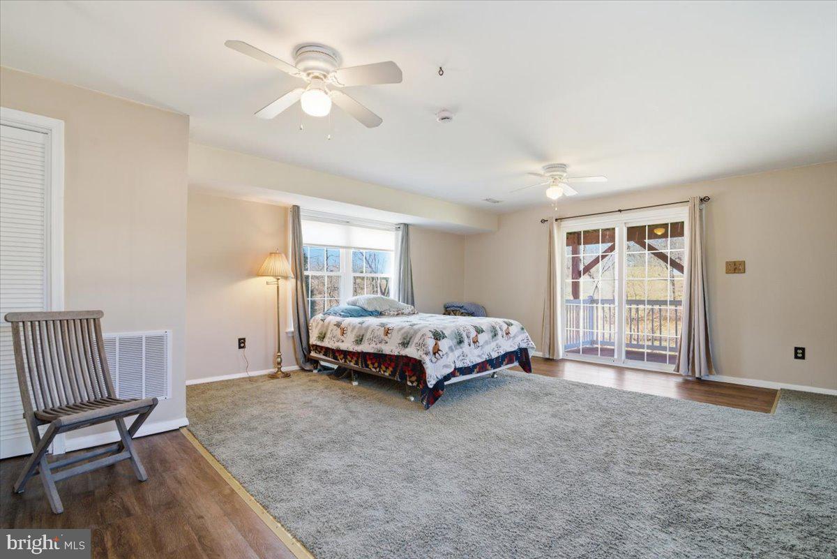 SCHWENKSVILLE - Residential