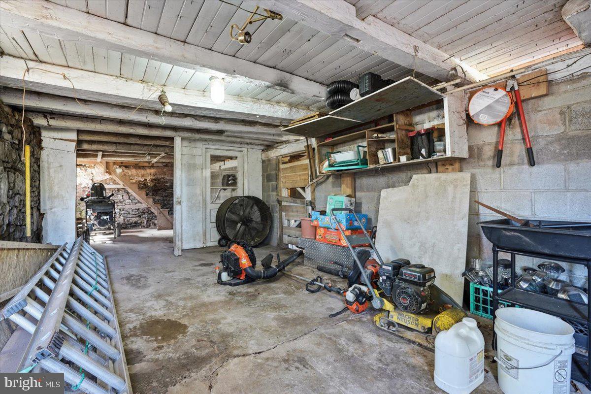 SCHWENKSVILLE - Residential