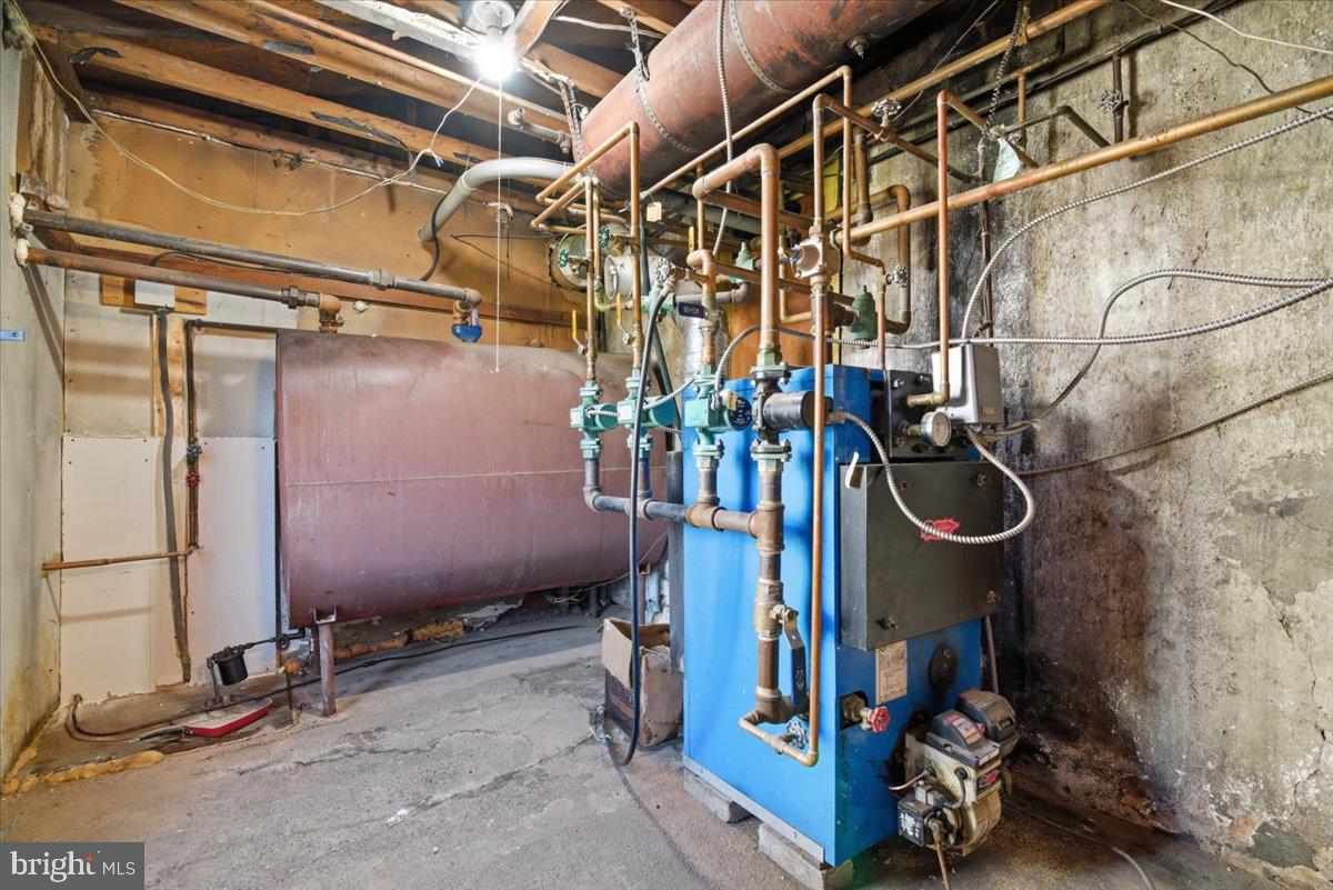 SCHWENKSVILLE - Residential