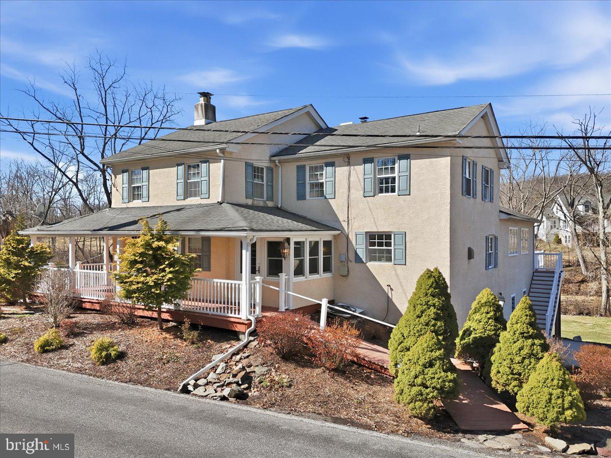 SCHWENKSVILLE - Residential