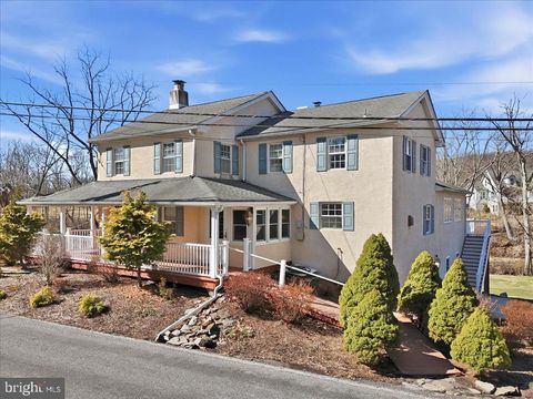 Homes For Sale - 111 Mine Run Road<br/> SCHWENKSVILLE, PA 19473