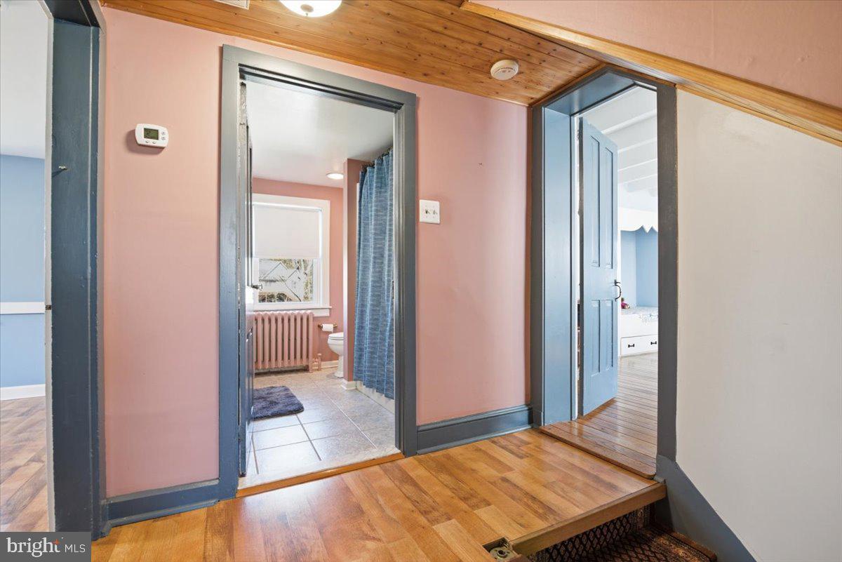 SCHWENKSVILLE - Residential