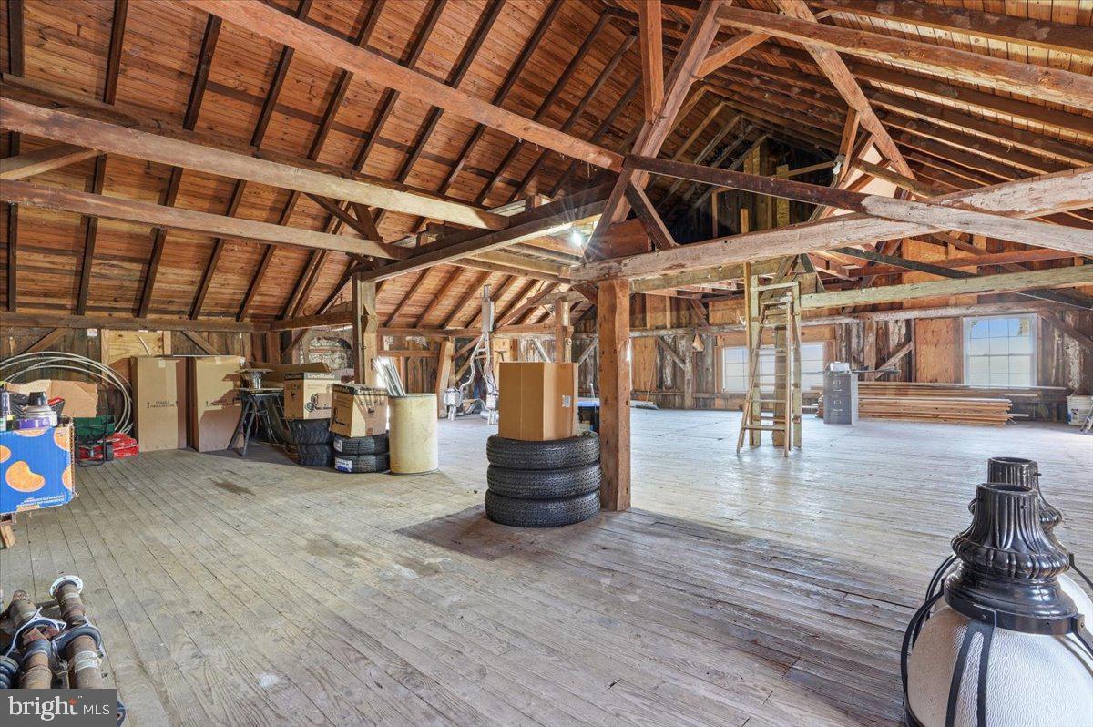 SCHWENKSVILLE - Residential