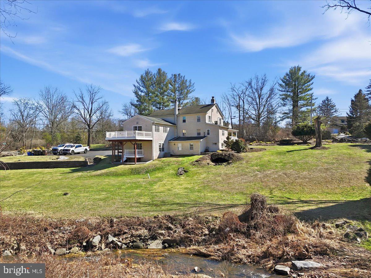 SCHWENKSVILLE - Residential