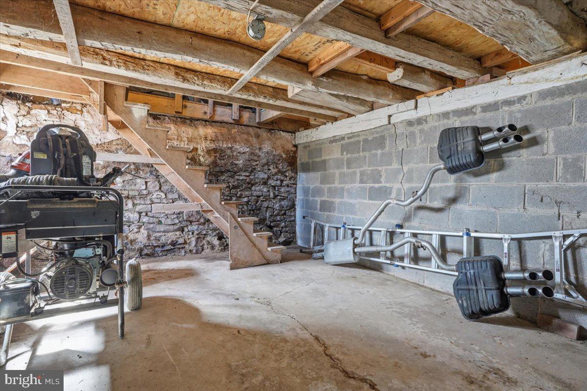 SCHWENKSVILLE - Residential