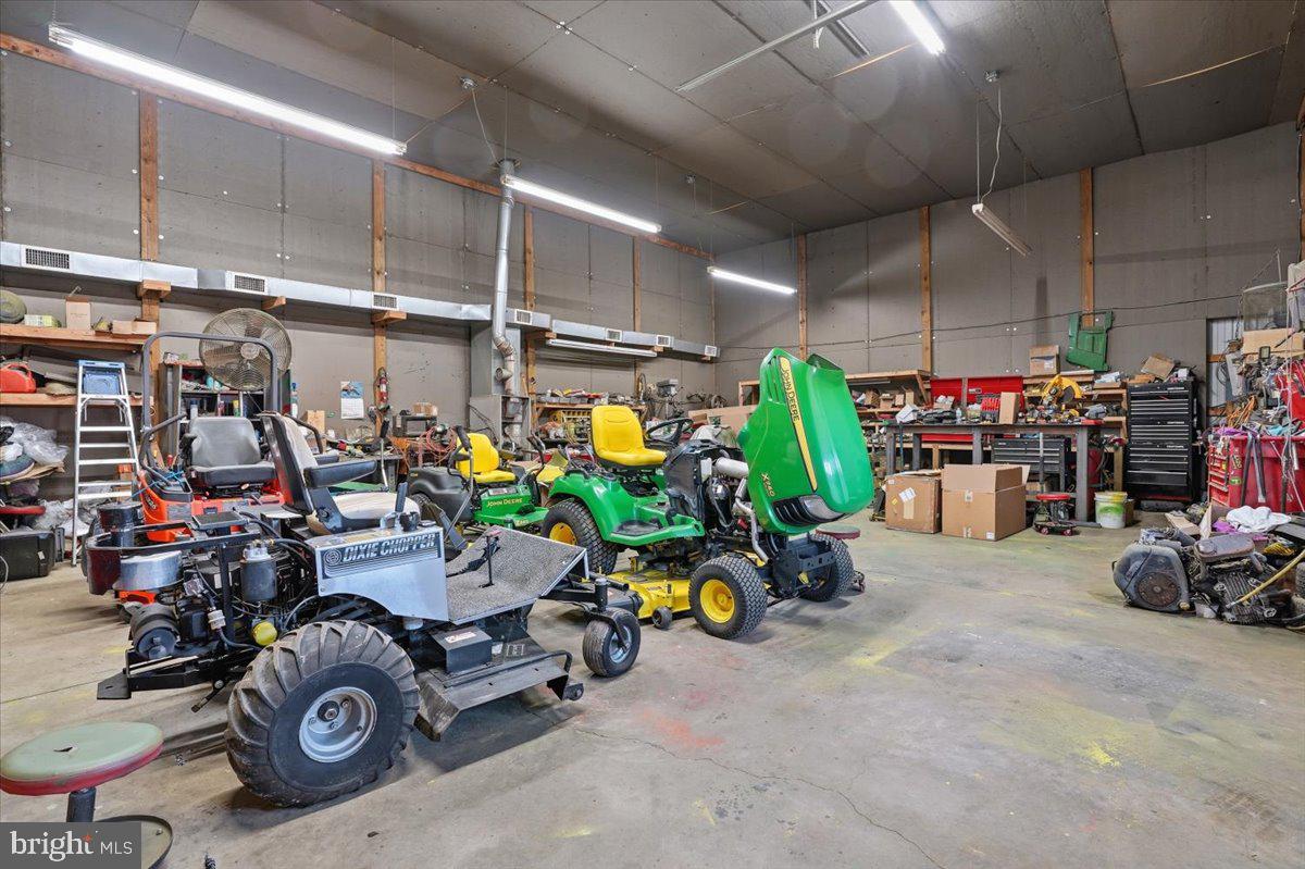 SCHWENKSVILLE - Residential