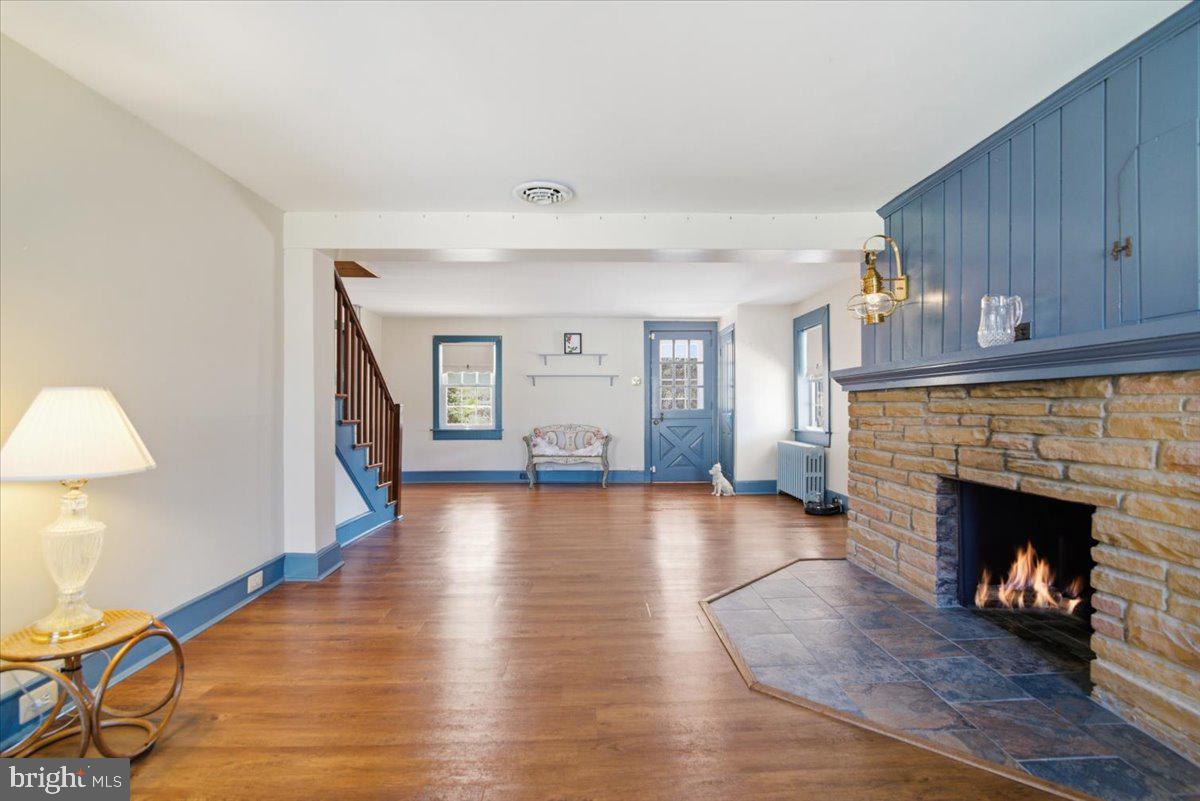 SCHWENKSVILLE - Residential