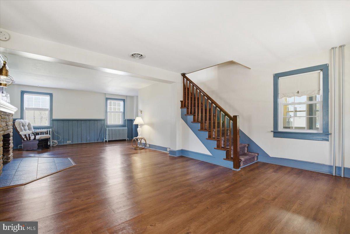 SCHWENKSVILLE - Residential