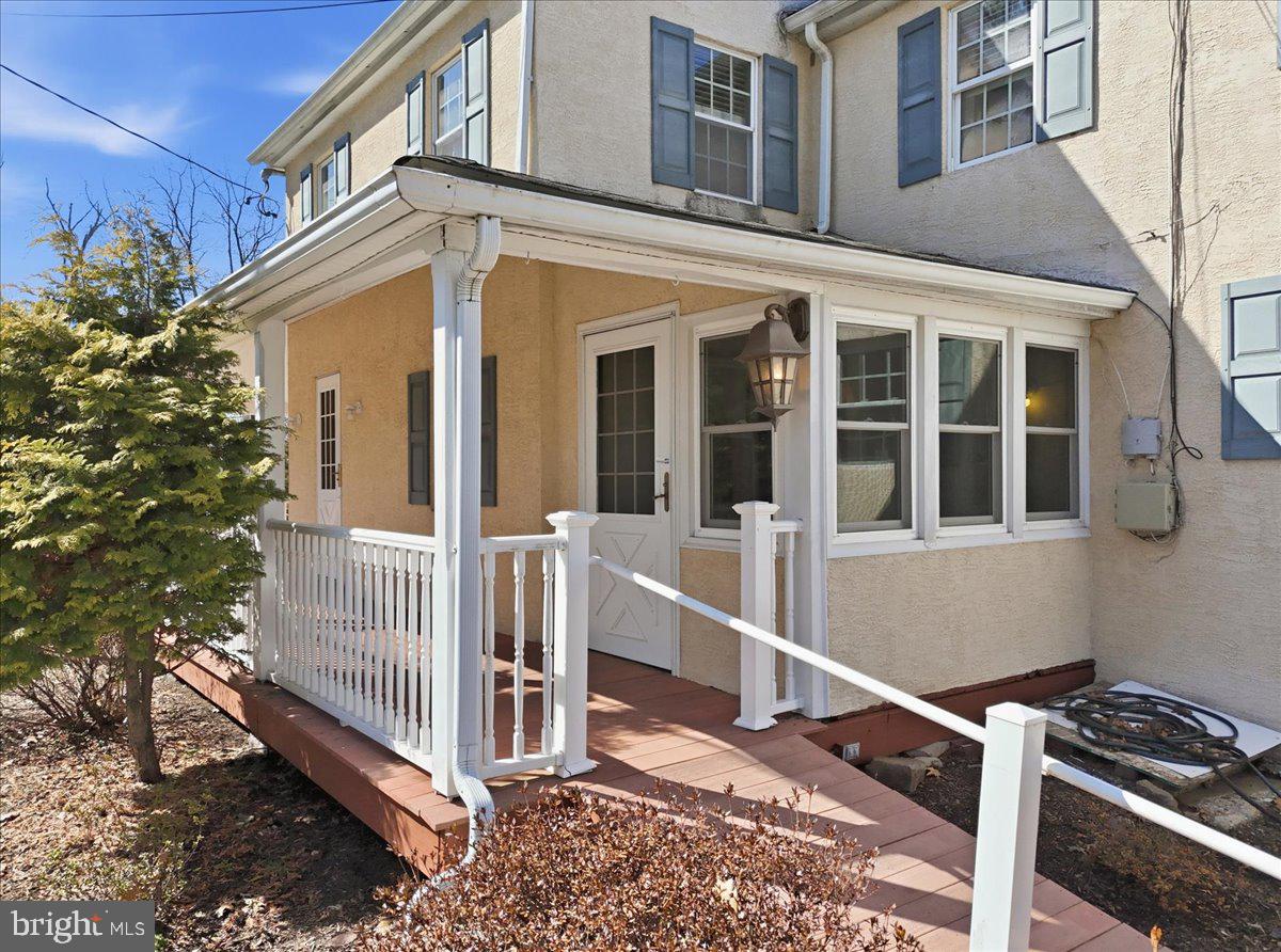 SCHWENKSVILLE - Residential