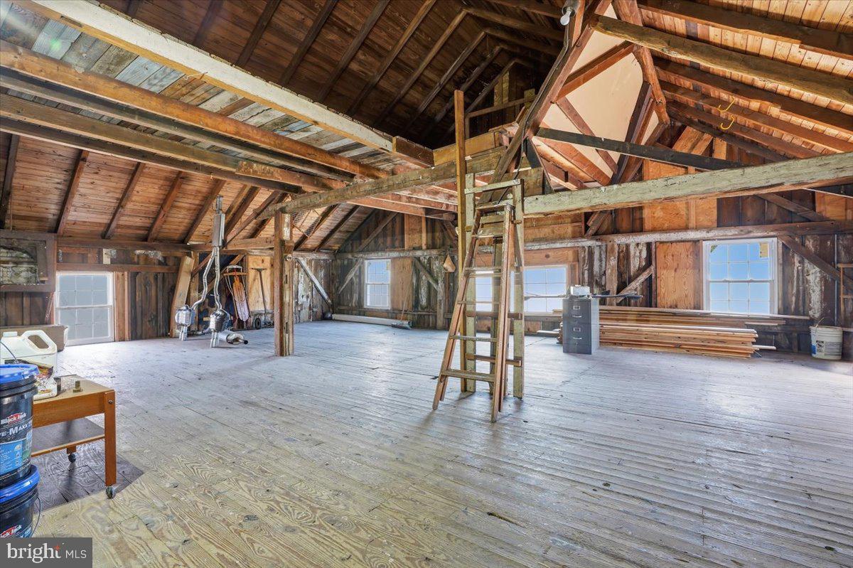 SCHWENKSVILLE - Residential