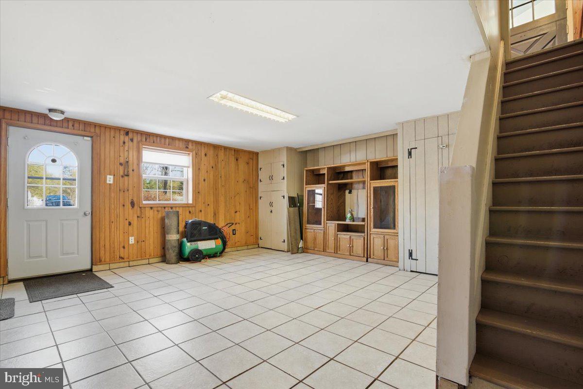 SCHWENKSVILLE - Residential