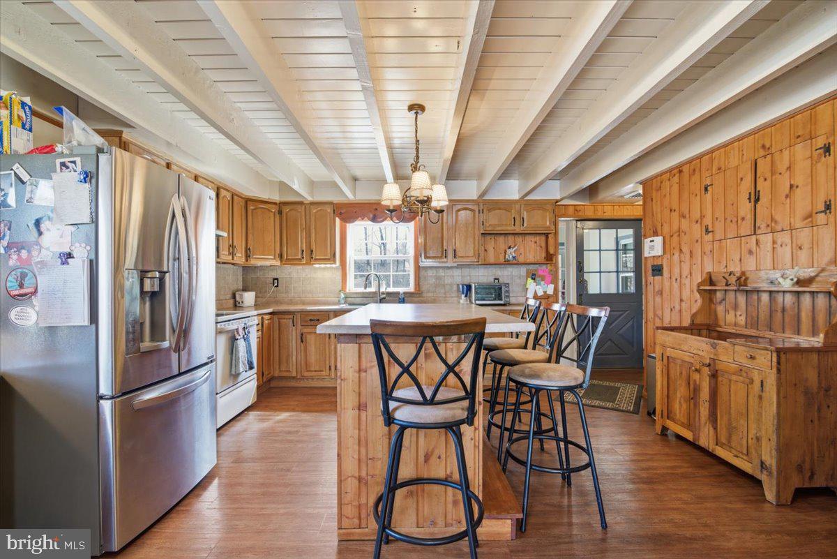 SCHWENKSVILLE - Residential