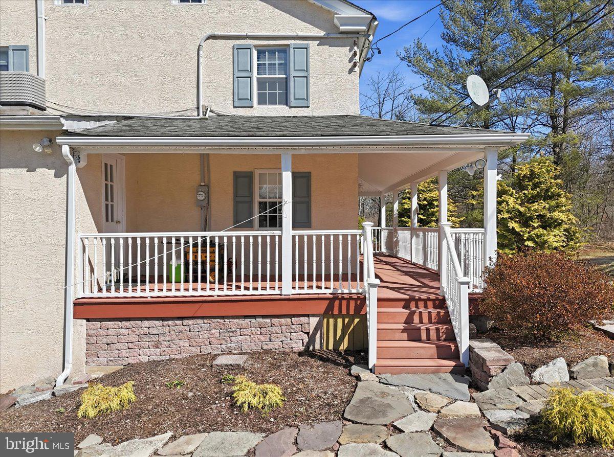 SCHWENKSVILLE - Residential