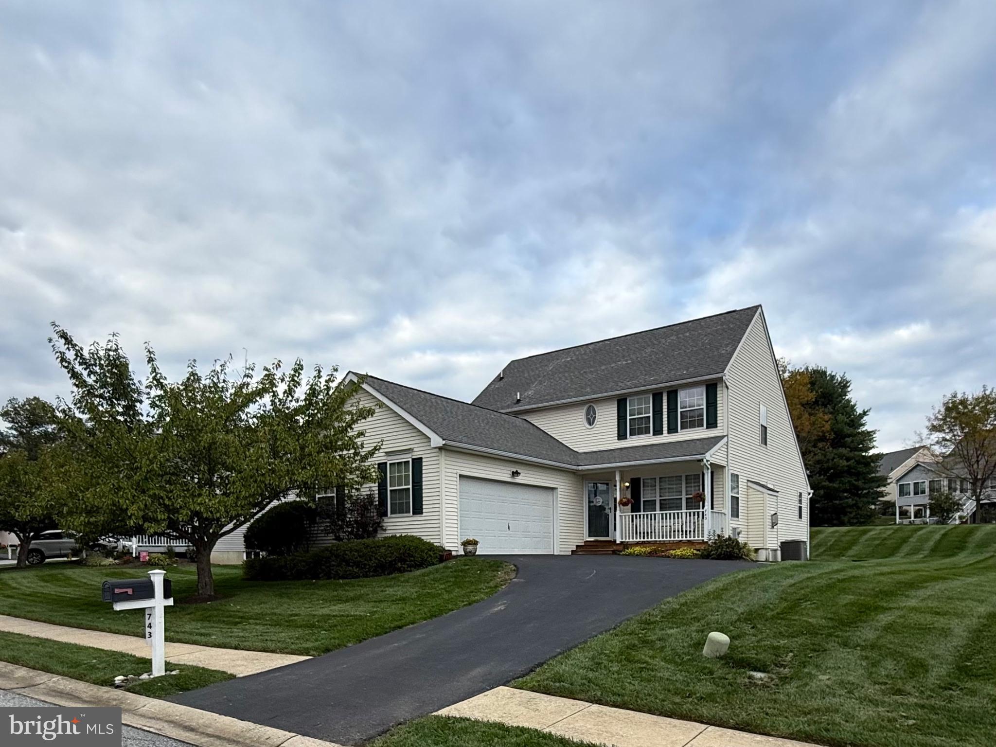 743 W GLENVIEW DRIVE
