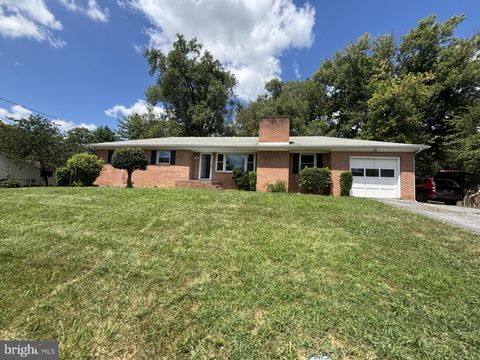 Homes For Sale - 142 Tammy Lane<br/> Berkeley County, MARTINSBURG, WV 25405