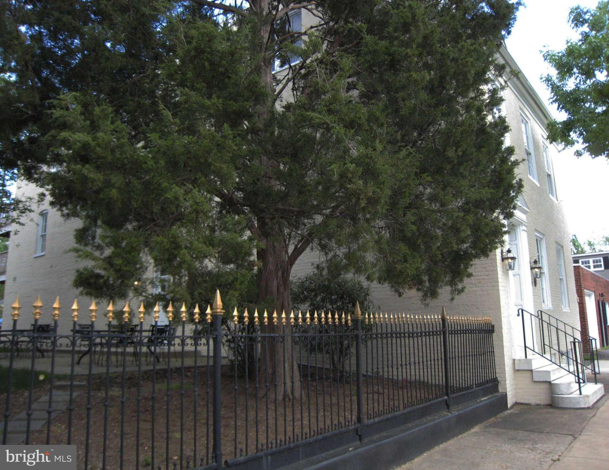 OLD TOWN ALEXANDRIA - Commercial Sale