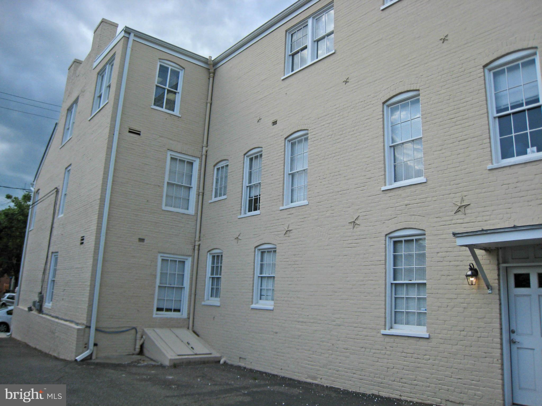 OLD TOWN ALEXANDRIA - Commercial Sale