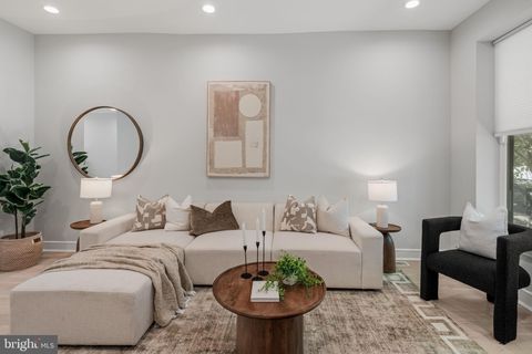 Townhouse For Sale - 909 S 25th Street<br/> PHILADELPHIA, PA 19146