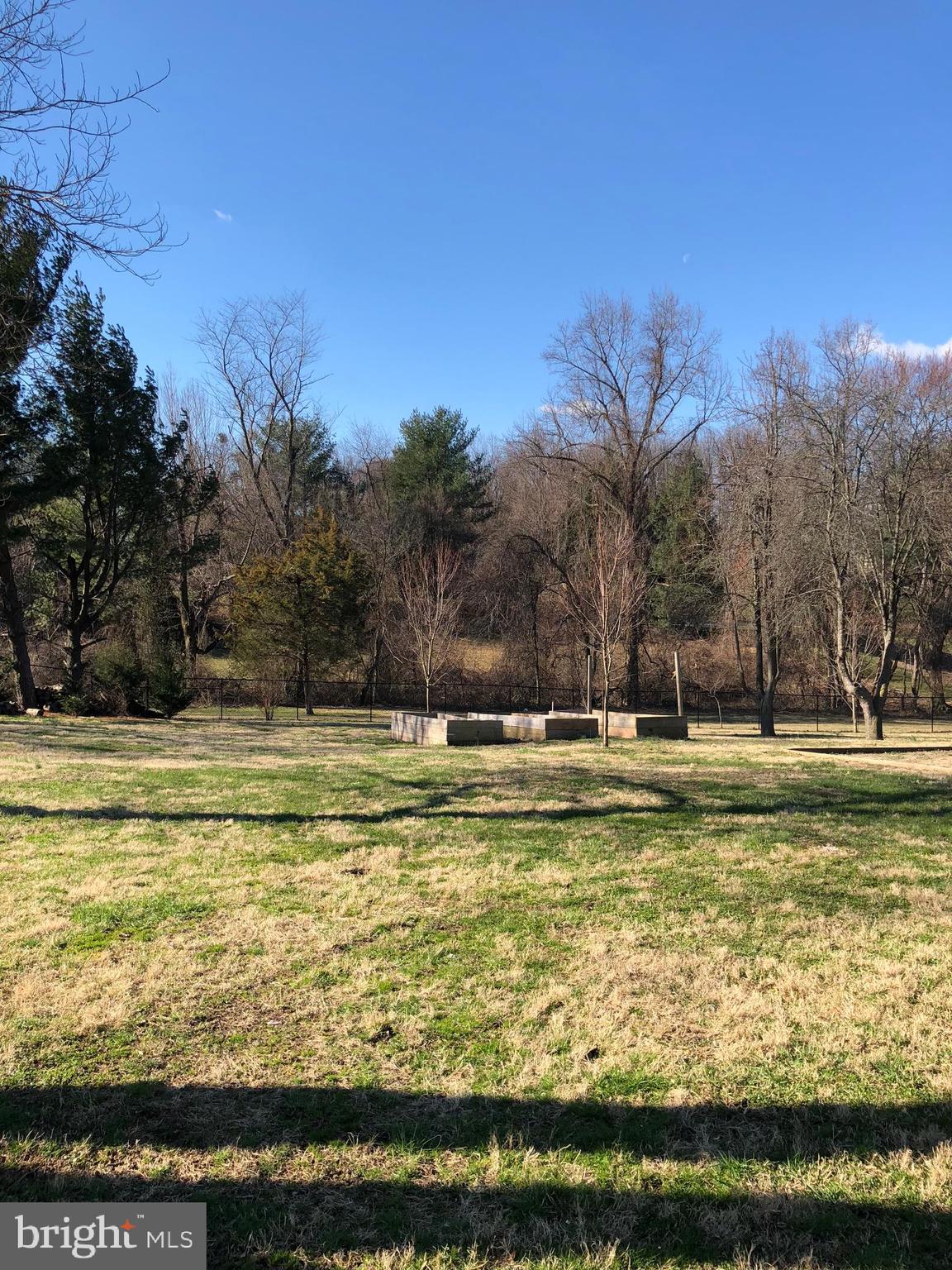 TY LIN DA ESTATES - Residential Lease