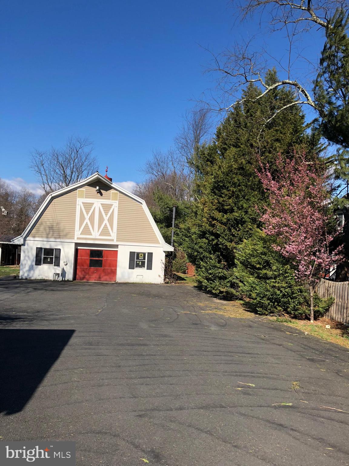 TY LIN DA ESTATES - Residential Lease