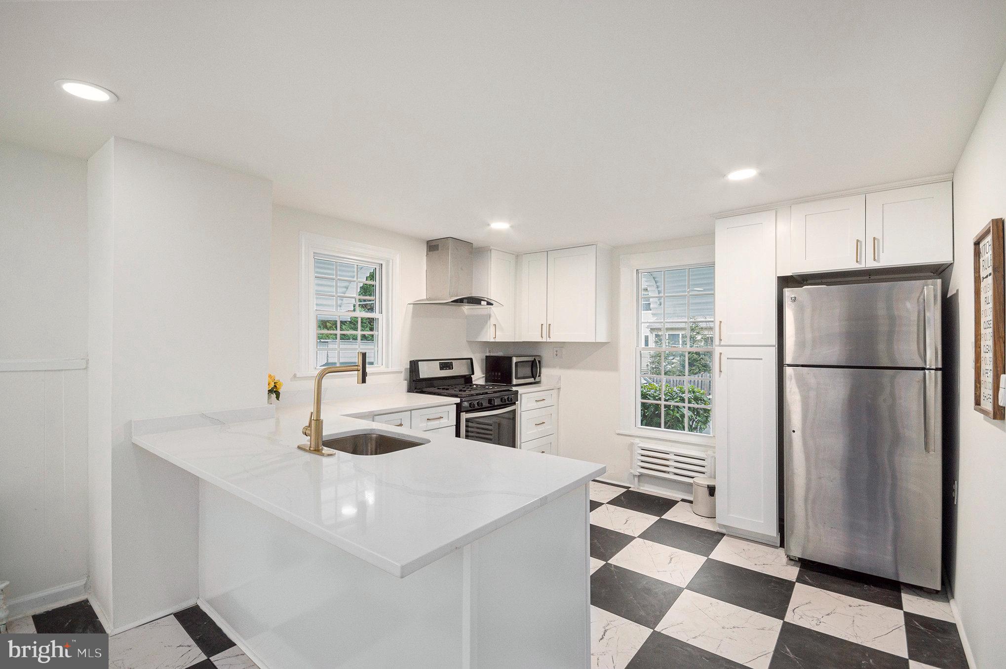 TY LIN DA ESTATES - Residential Lease