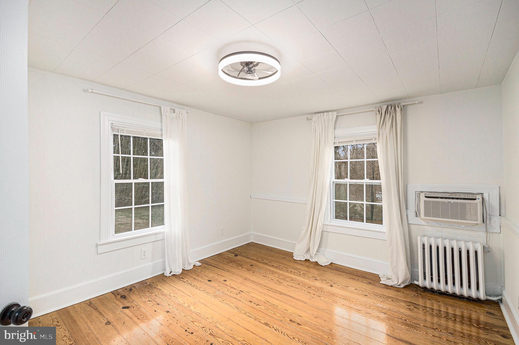 TY LIN DA ESTATES - Residential Lease