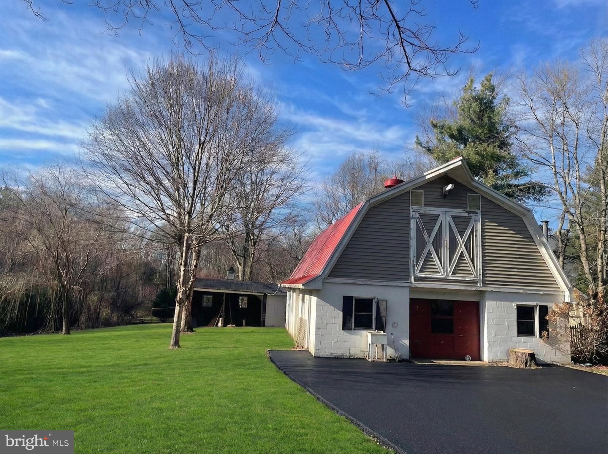 TY LIN DA ESTATES - Residential Lease