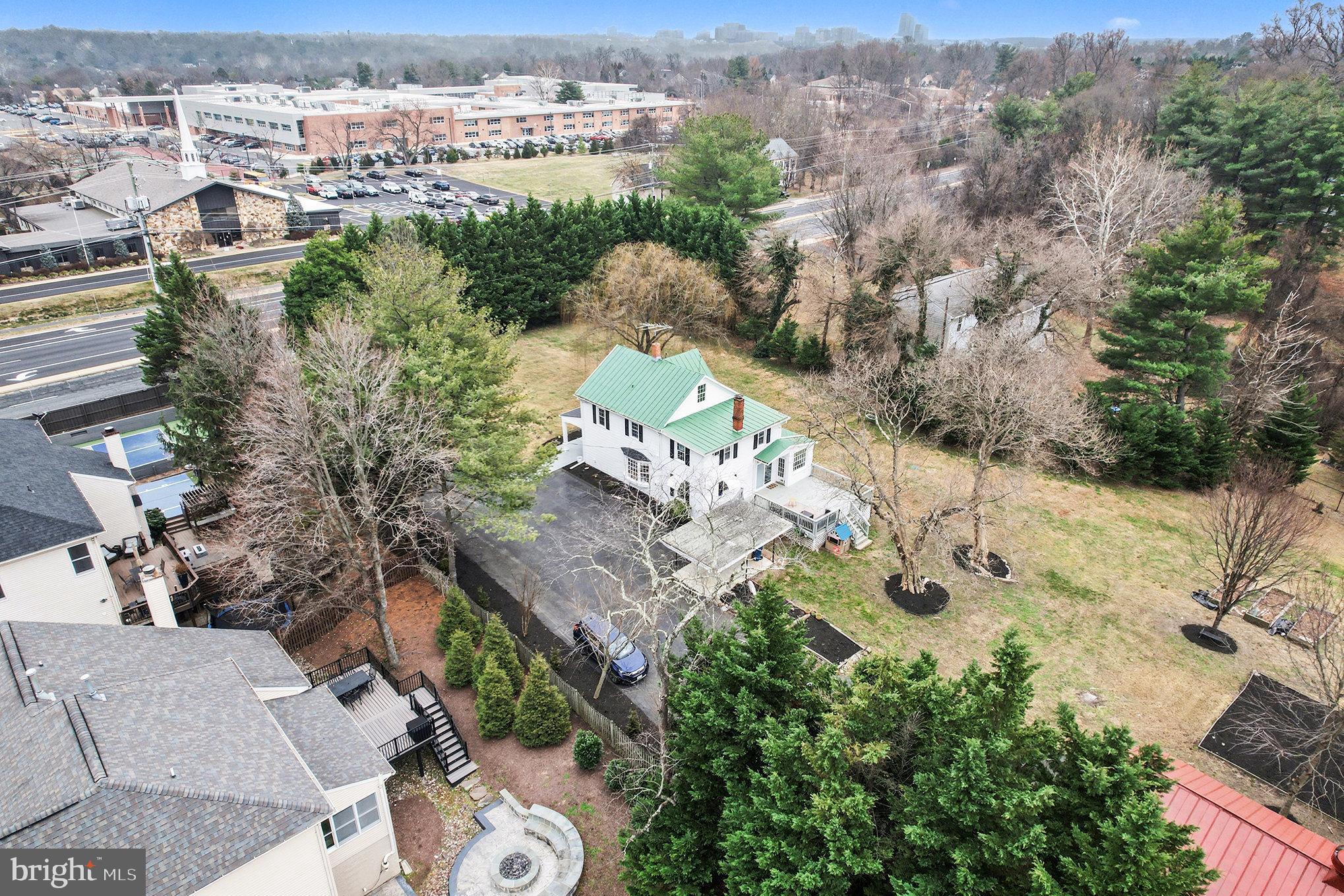 TY LIN DA ESTATES - Residential Lease