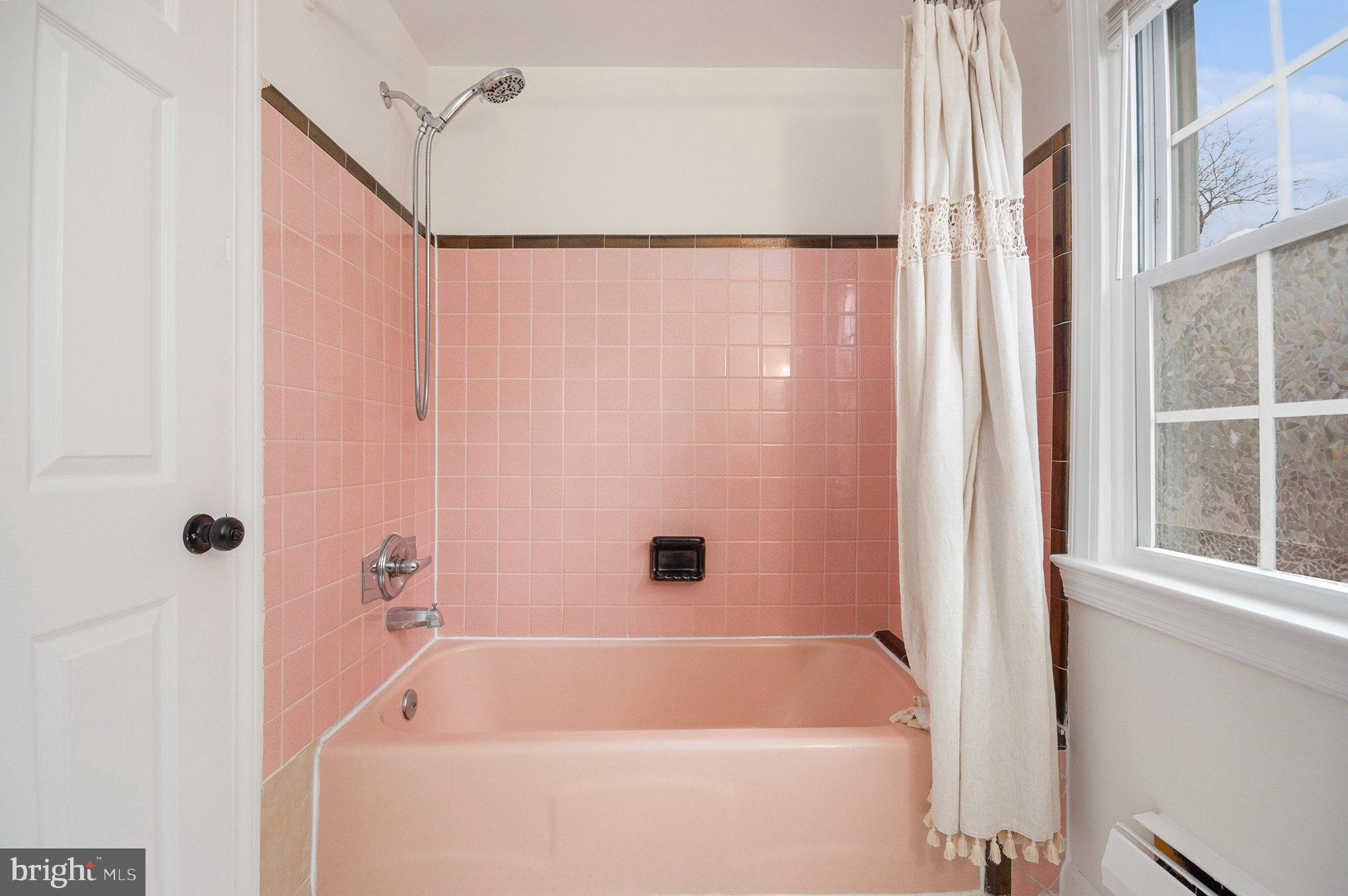 TY LIN DA ESTATES - Residential Lease