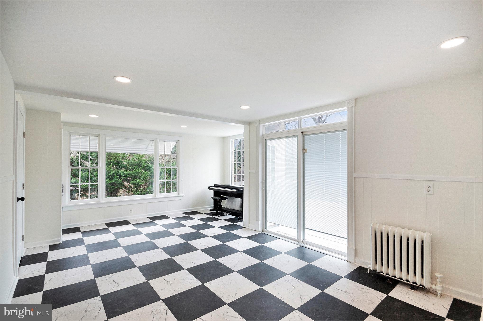 TY LIN DA ESTATES - Residential Lease