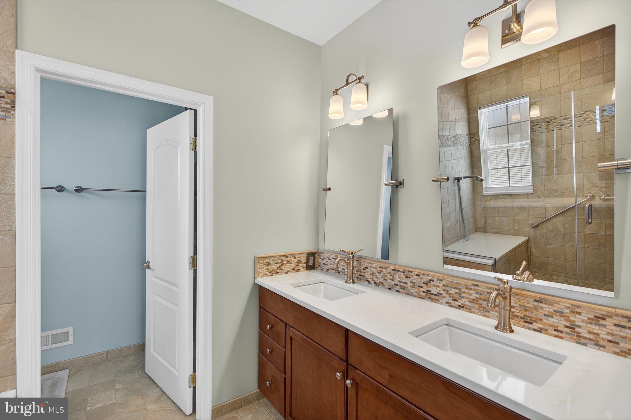 LEGACY OAKS - Residential