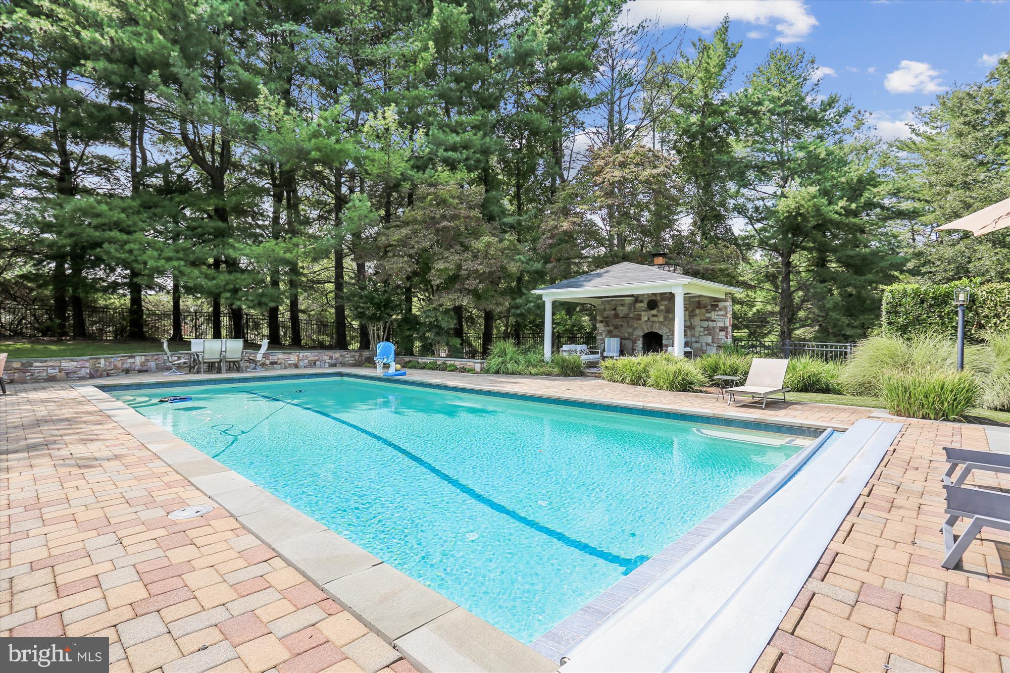 AVENEL - Residential Lease