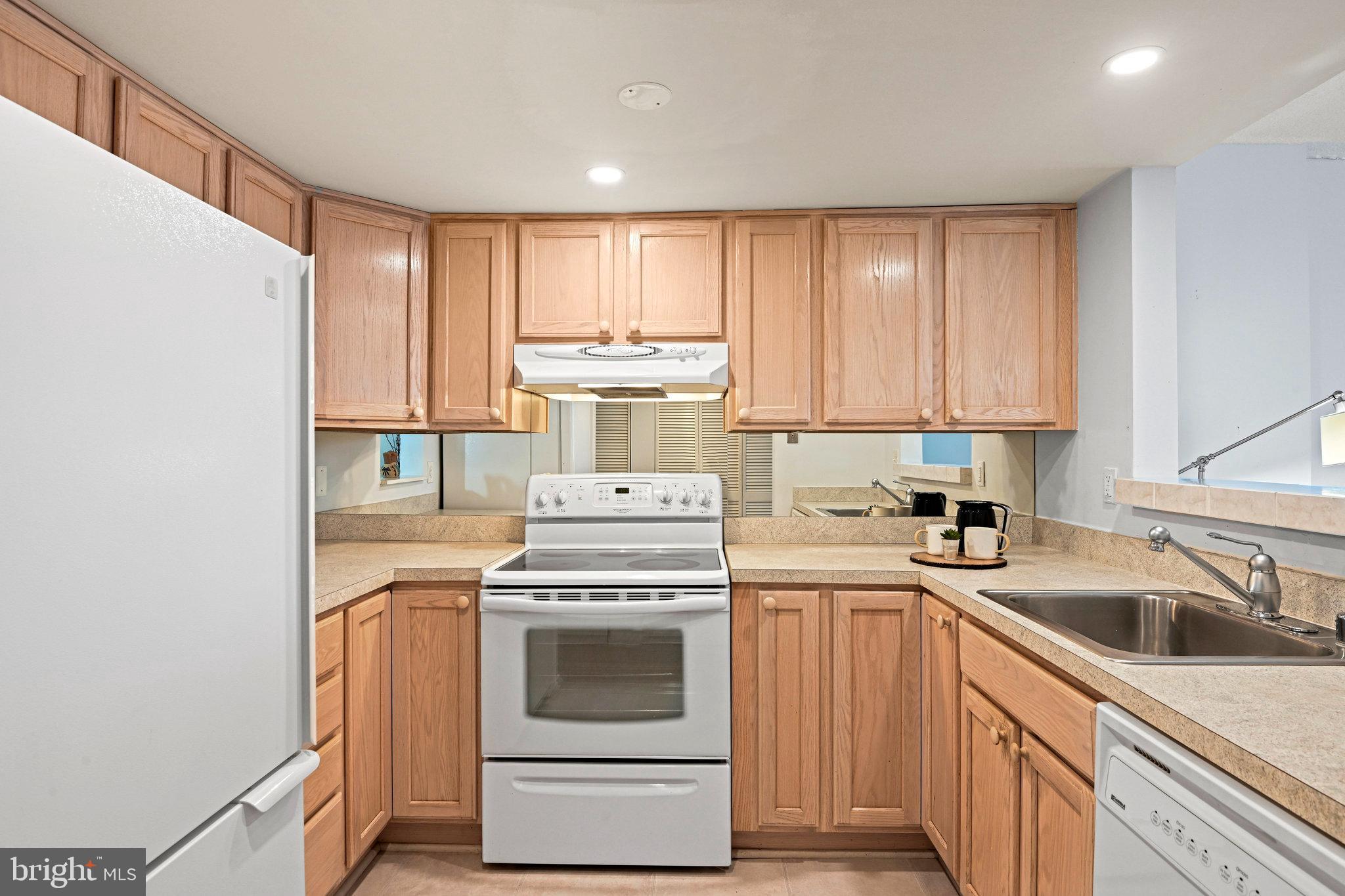 THOREAU PLACE CONDOS - Residential