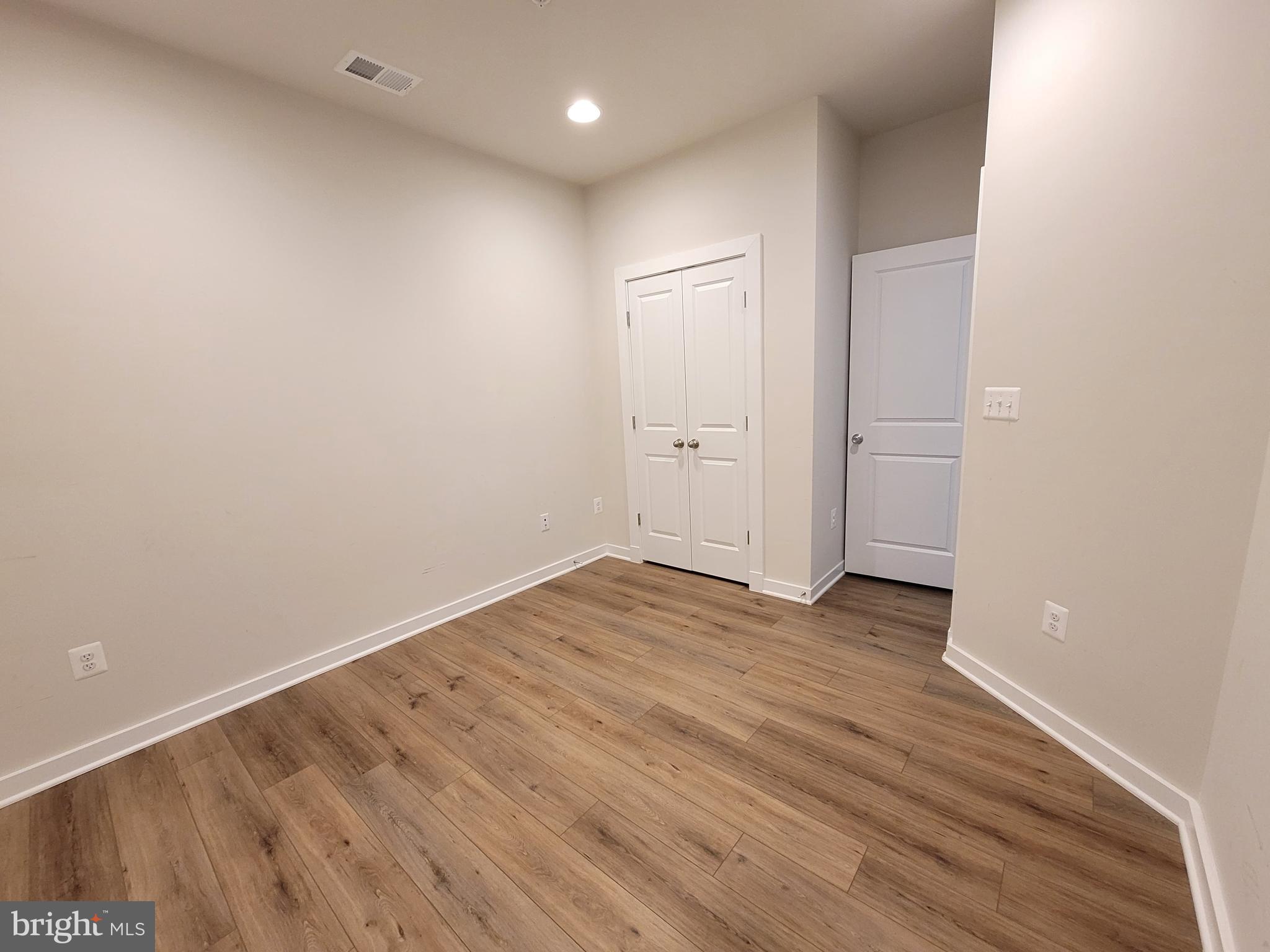 STONE BARN VILLAGE - Residential Lease