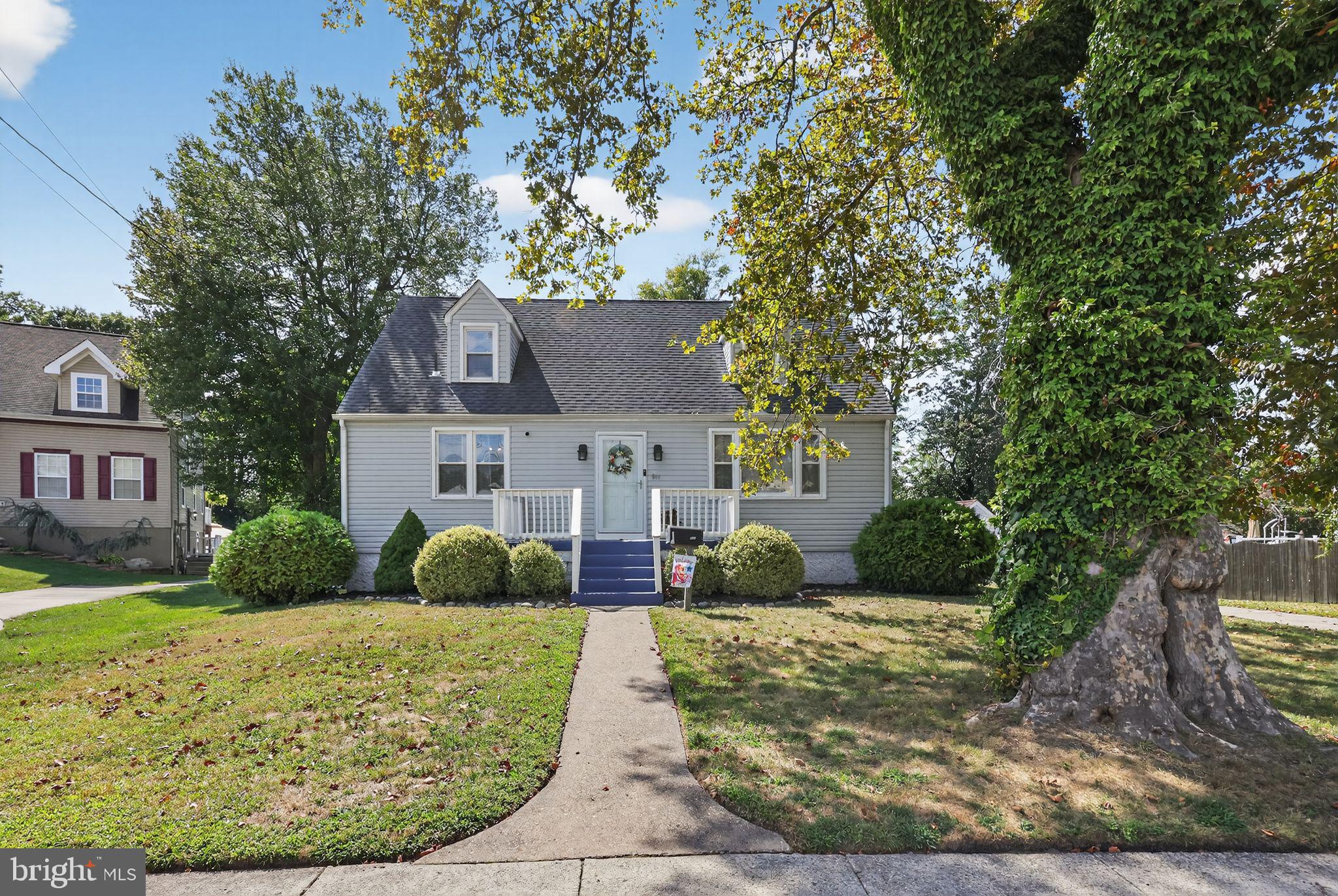 851 STATION AVENUE