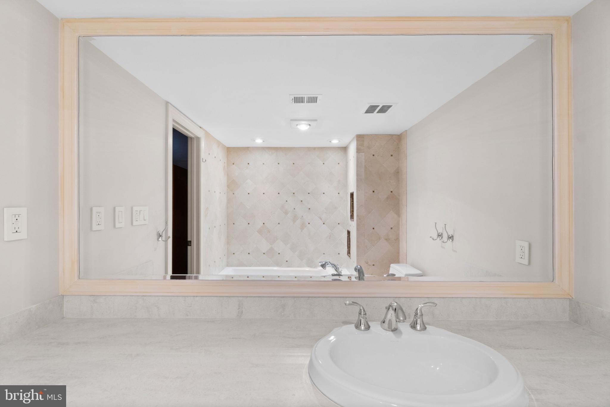 PRESIDENT POINT - Residential Lease