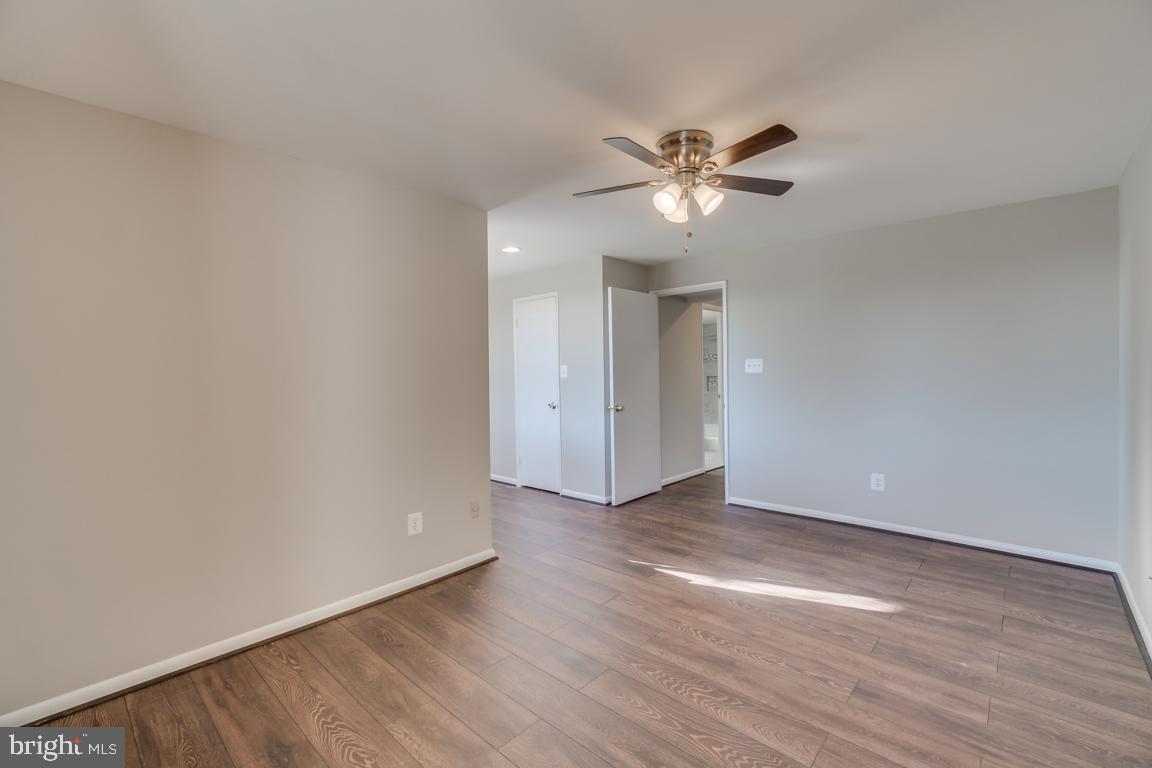 HUNTLEY SQUARE CONDOMINIUMS - Residential