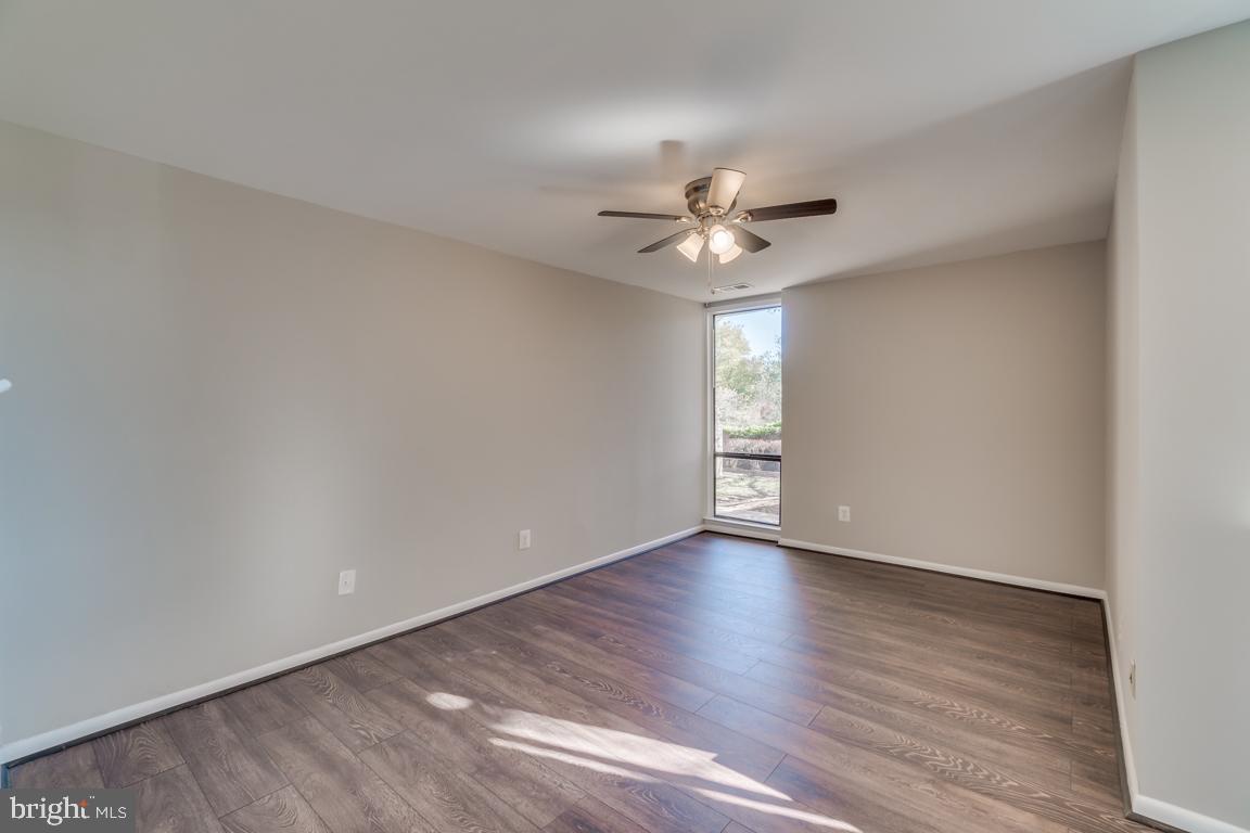 HUNTLEY SQUARE CONDOMINIUMS - Residential