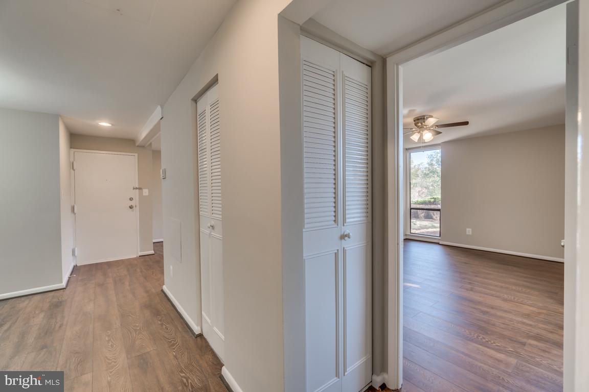 HUNTLEY SQUARE CONDOMINIUMS - Residential