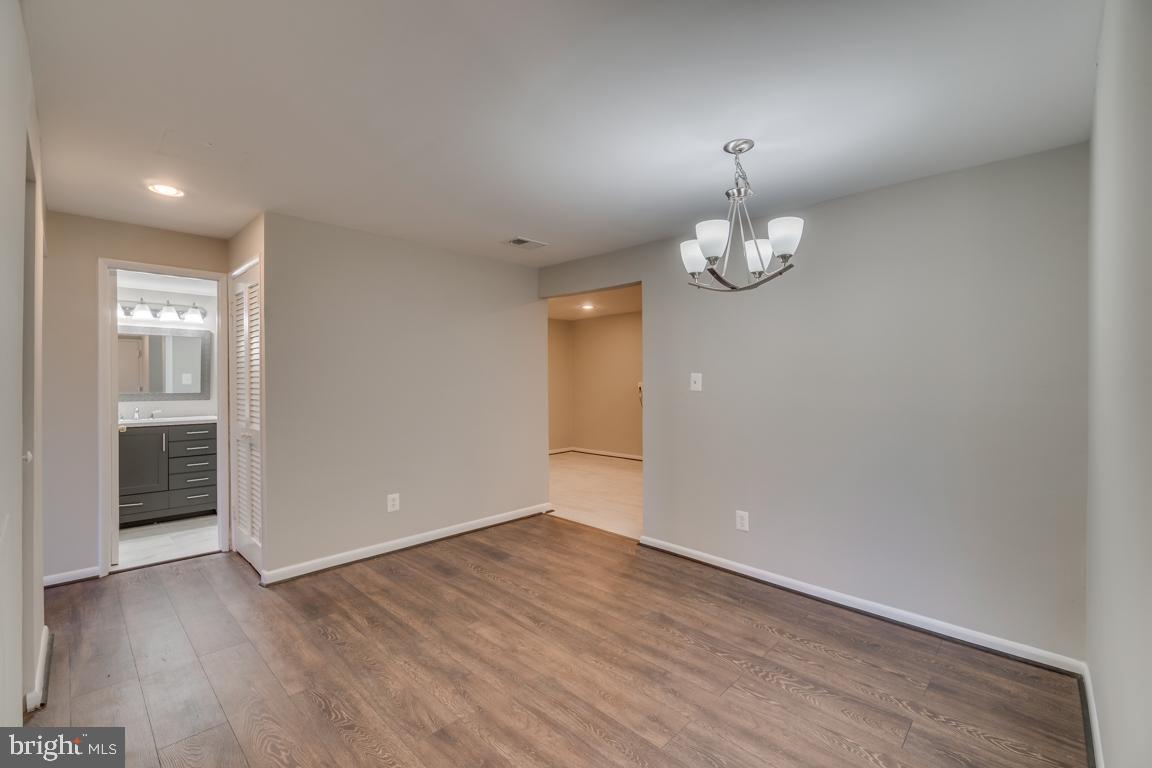 HUNTLEY SQUARE CONDOMINIUMS - Residential