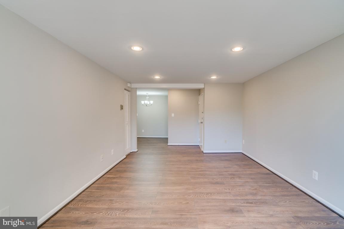 HUNTLEY SQUARE CONDOMINIUMS - Residential