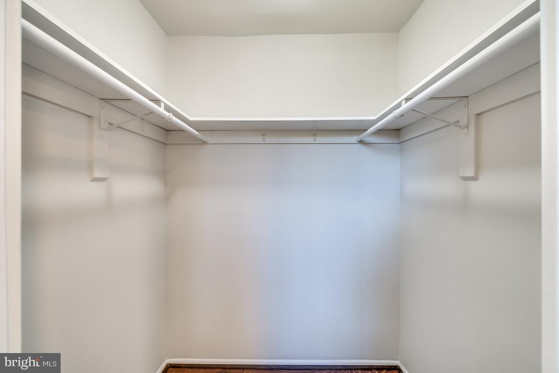 HUNTLEY SQUARE CONDOMINIUMS - Residential