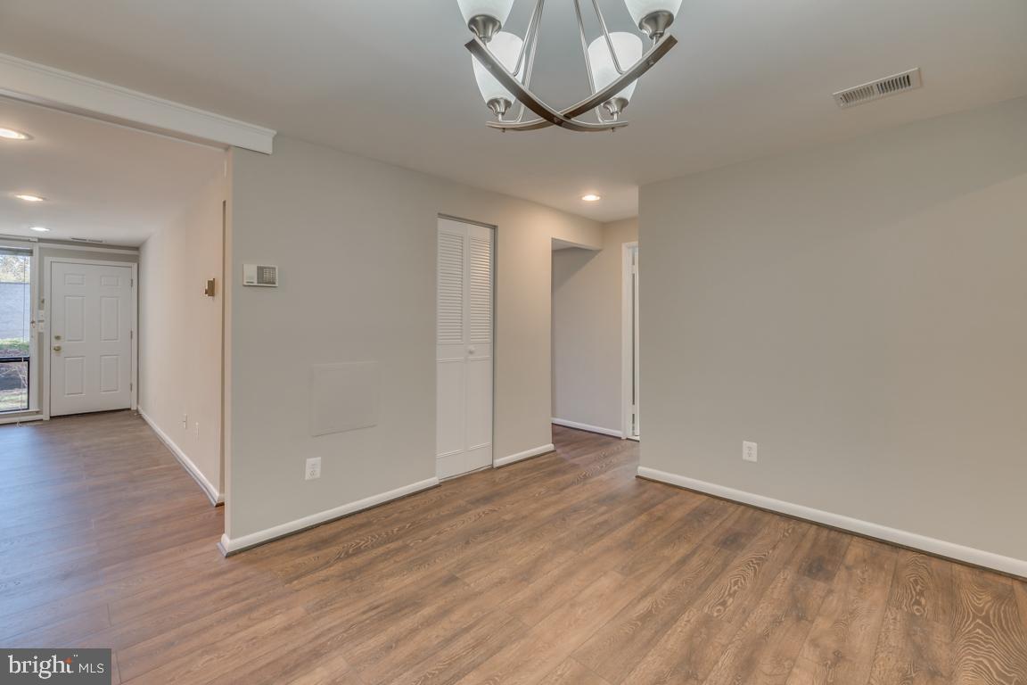 HUNTLEY SQUARE CONDOMINIUMS - Residential