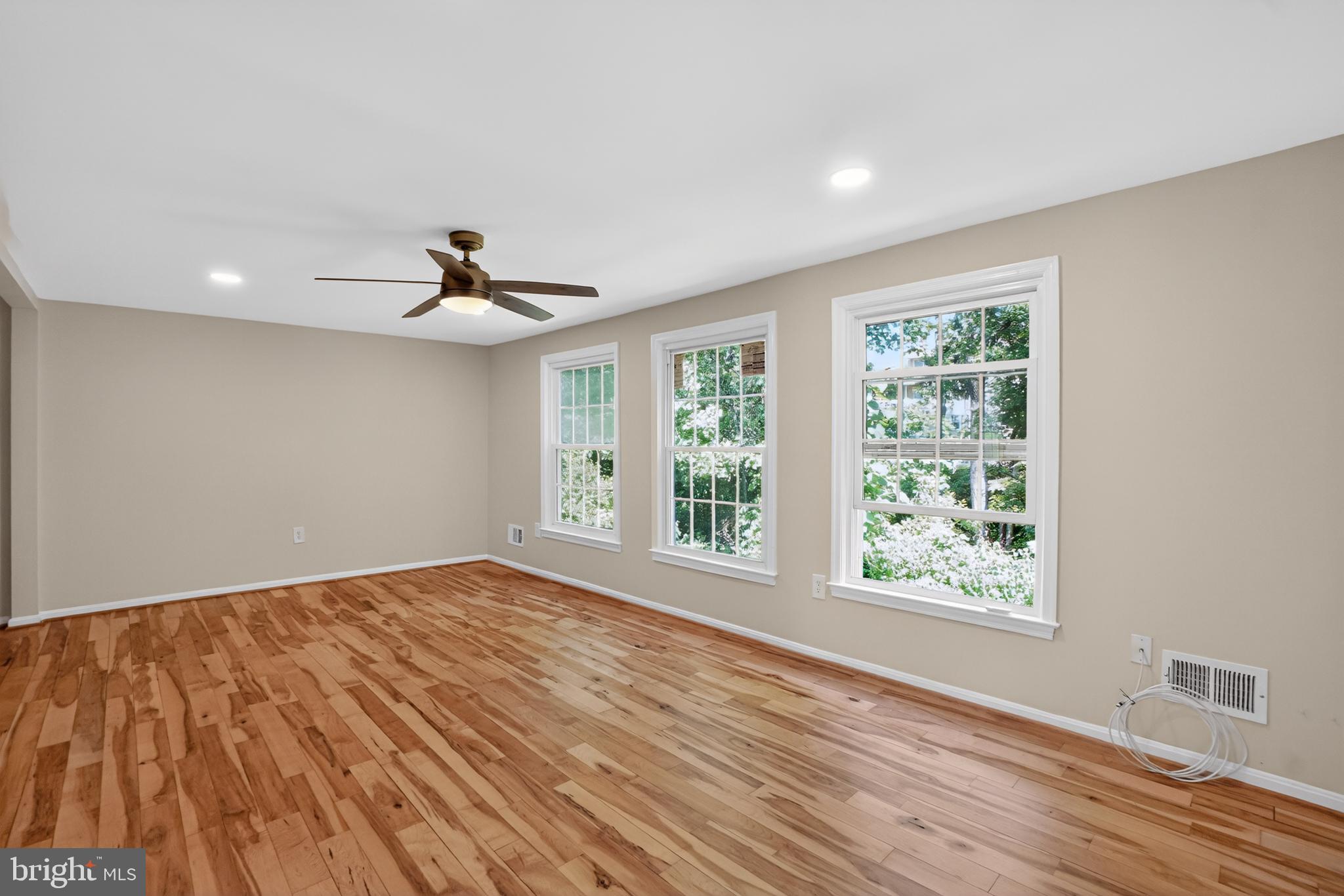 PINEWOOD HILL - Residential