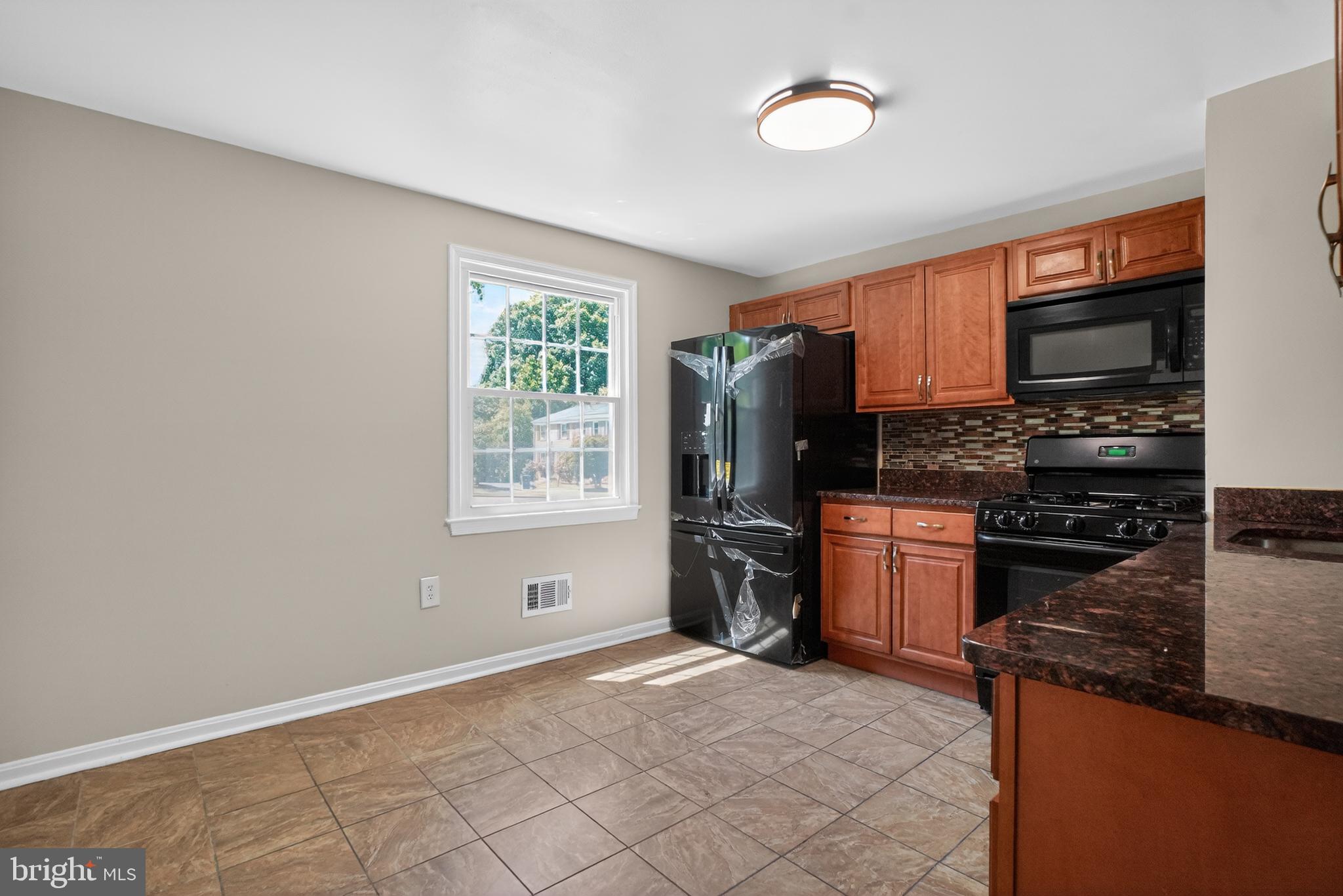 PINEWOOD HILL - Residential