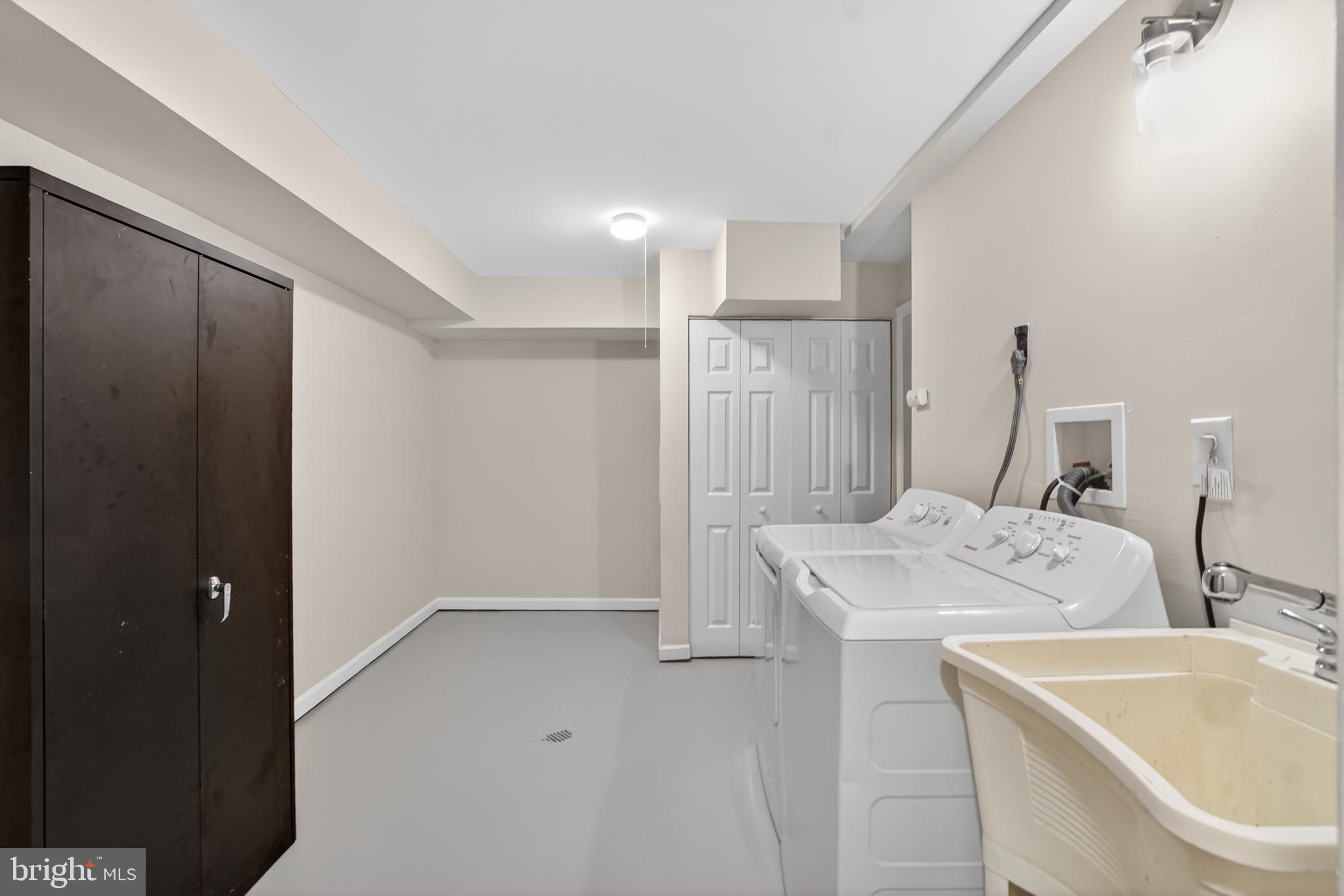PINEWOOD HILL - Residential