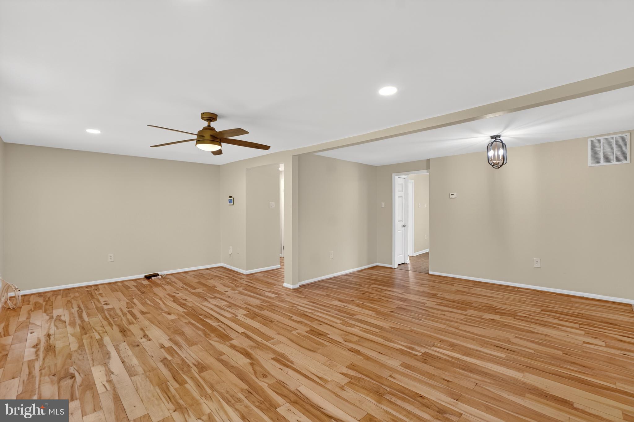 PINEWOOD HILL - Residential