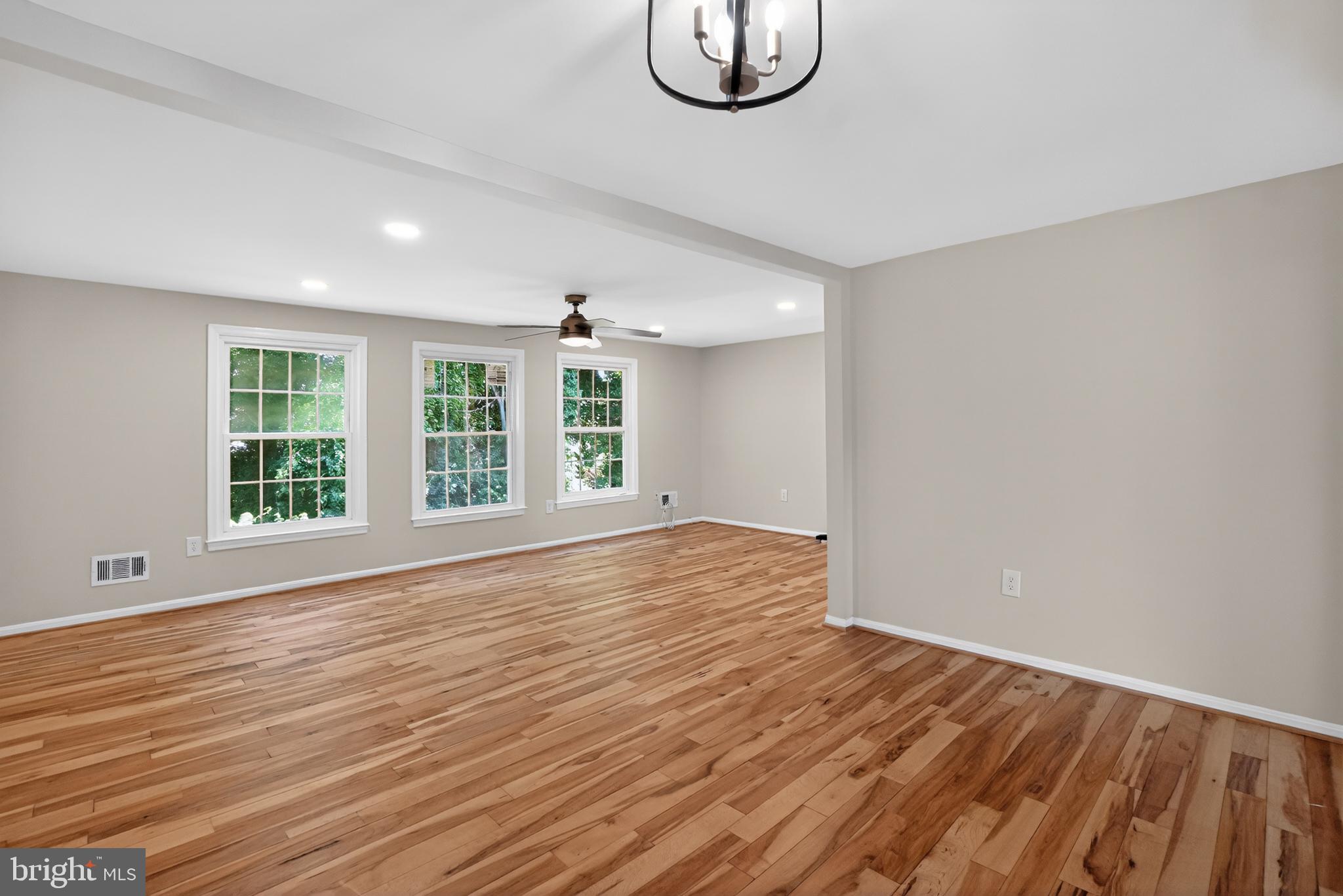 PINEWOOD HILL - Residential