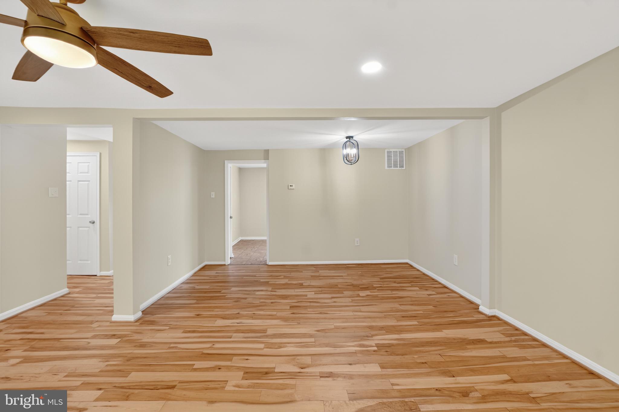 PINEWOOD HILL - Residential