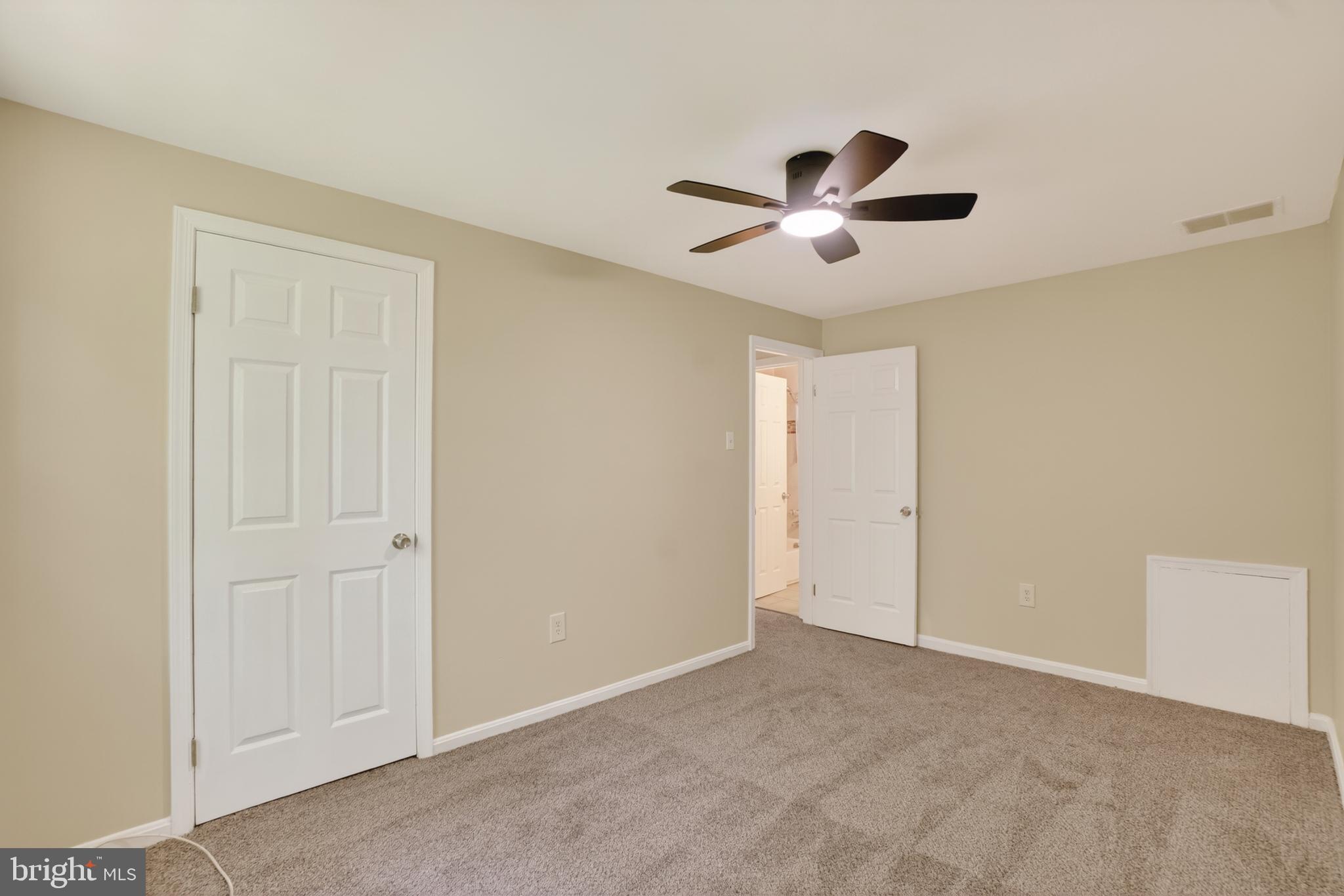 PINEWOOD HILL - Residential